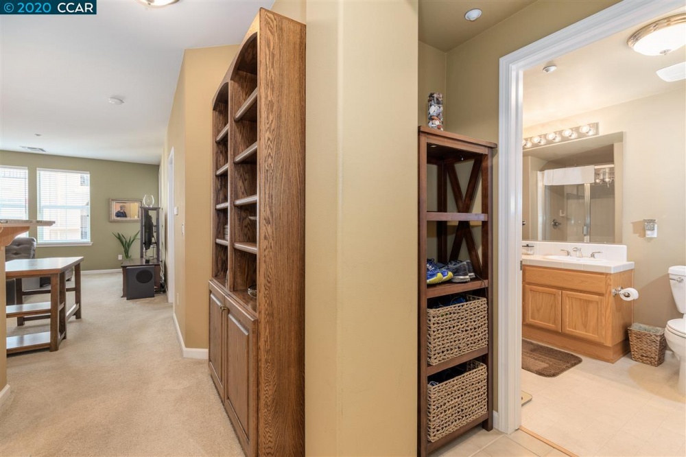 2d7484394471065598bafedb794be6d64de5c0e1_original