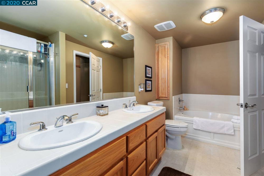 3a59914710e0434104e0837dfc6a4f5f0abb24c6_original