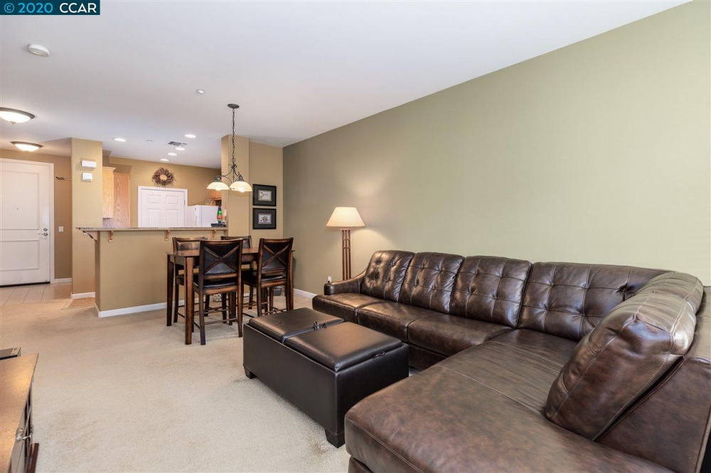 f56e6d36940edfce165b1205191b0a42ba20d145_original