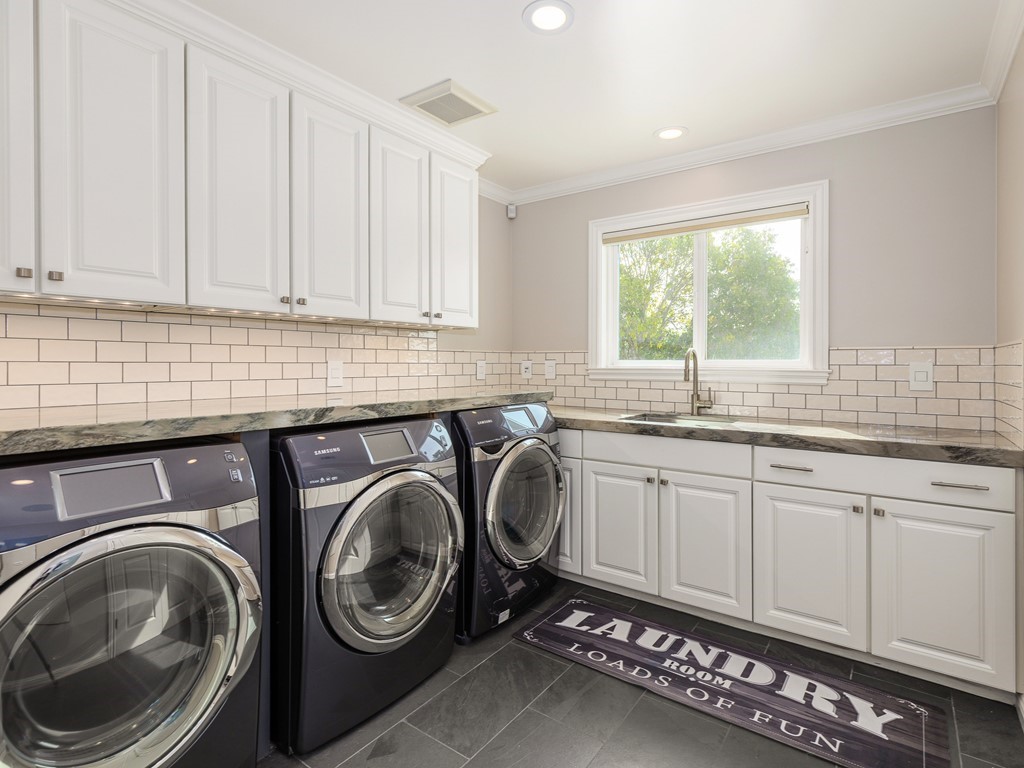 043_Laundry Room
