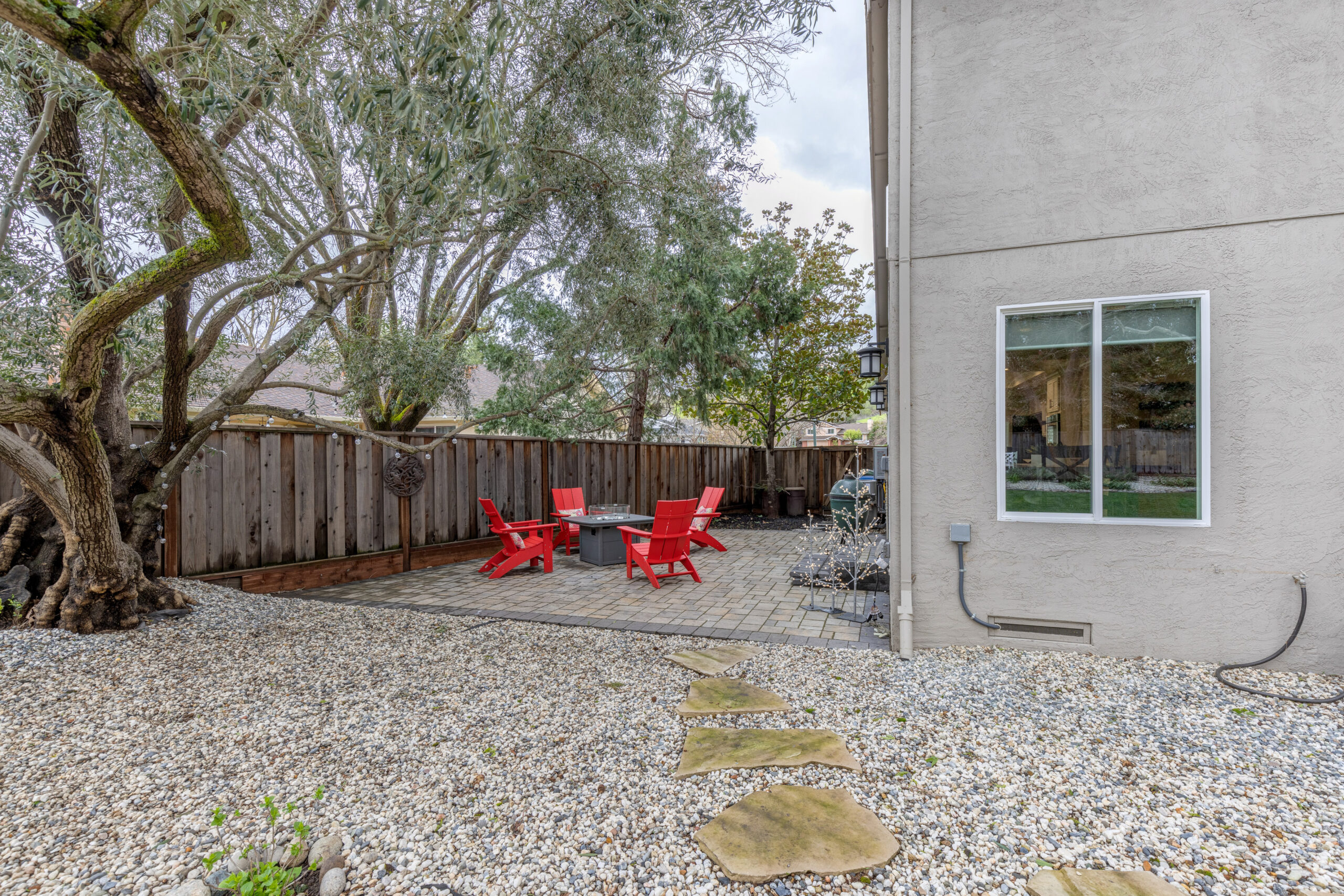 045_Side of Home-Patio