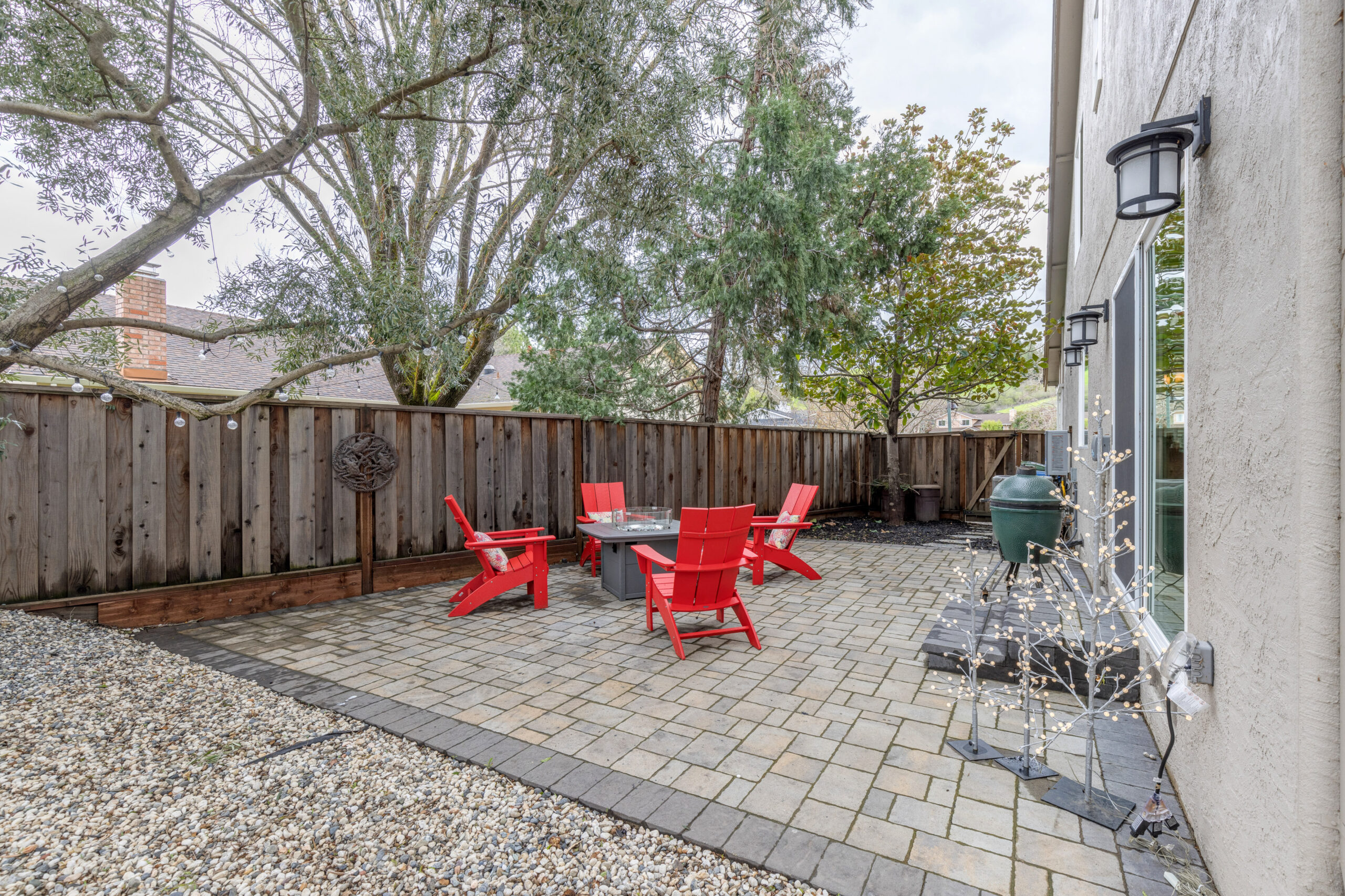 046_Side of Home-Patio