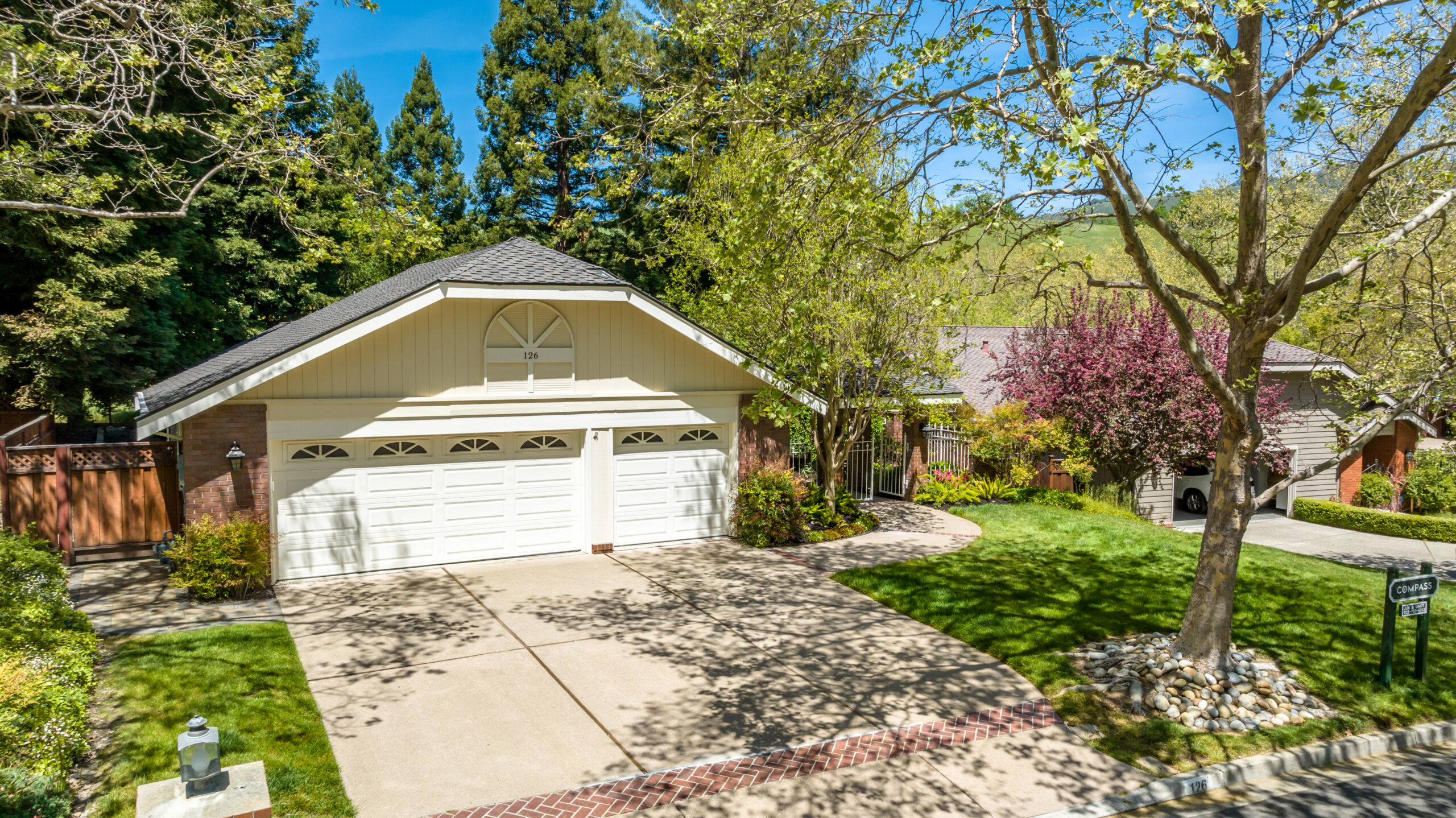 005_126 Oakridge Dr3