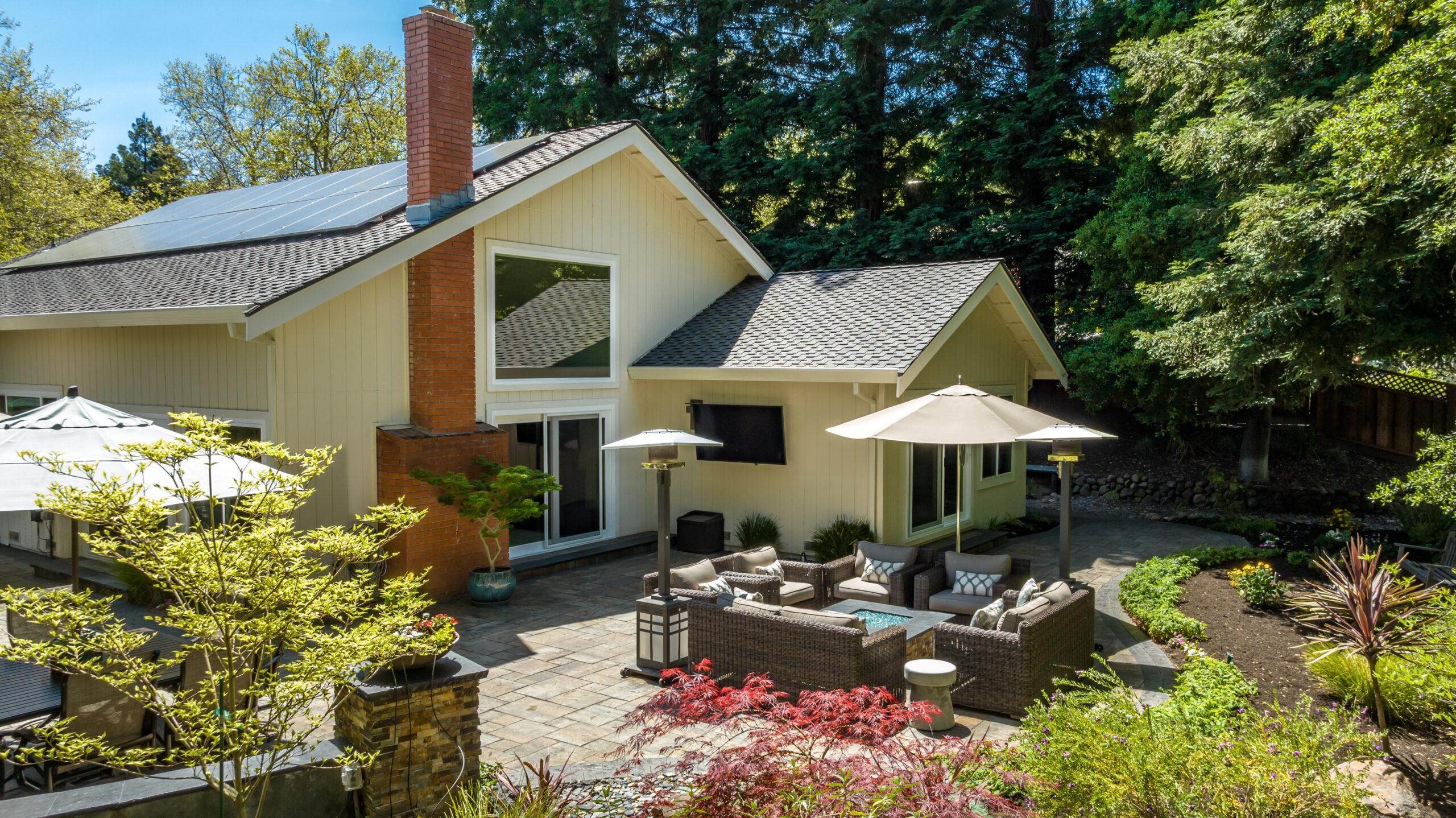 014_126 Oakridge Dr12