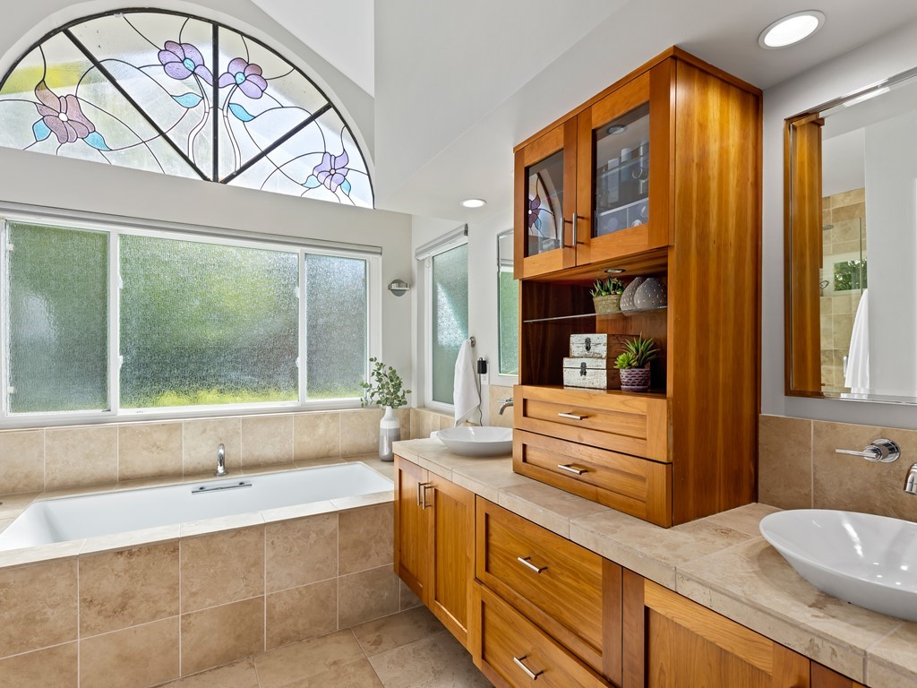 042_Primary Bathroom